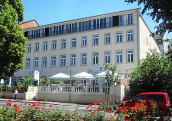 Paxisgebäude Kontakt